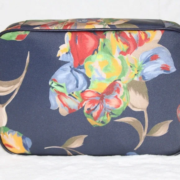 Patricia Nash Ilaria Hanging Travel Case Le Fleur NWT - Picture 2 of 3